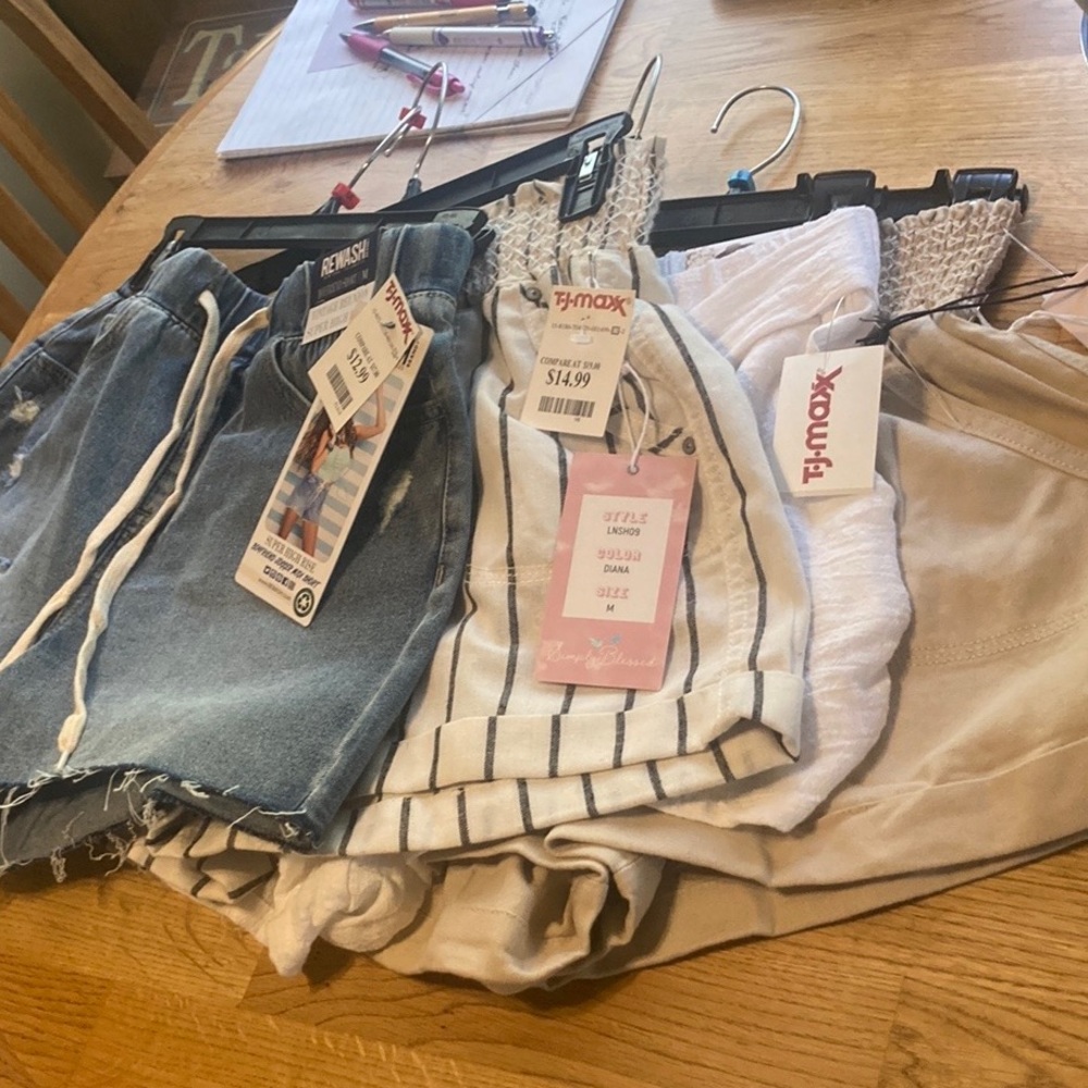 Lot of 4 New Pairs of Stretch Shorts, 3 Medium 1 Large